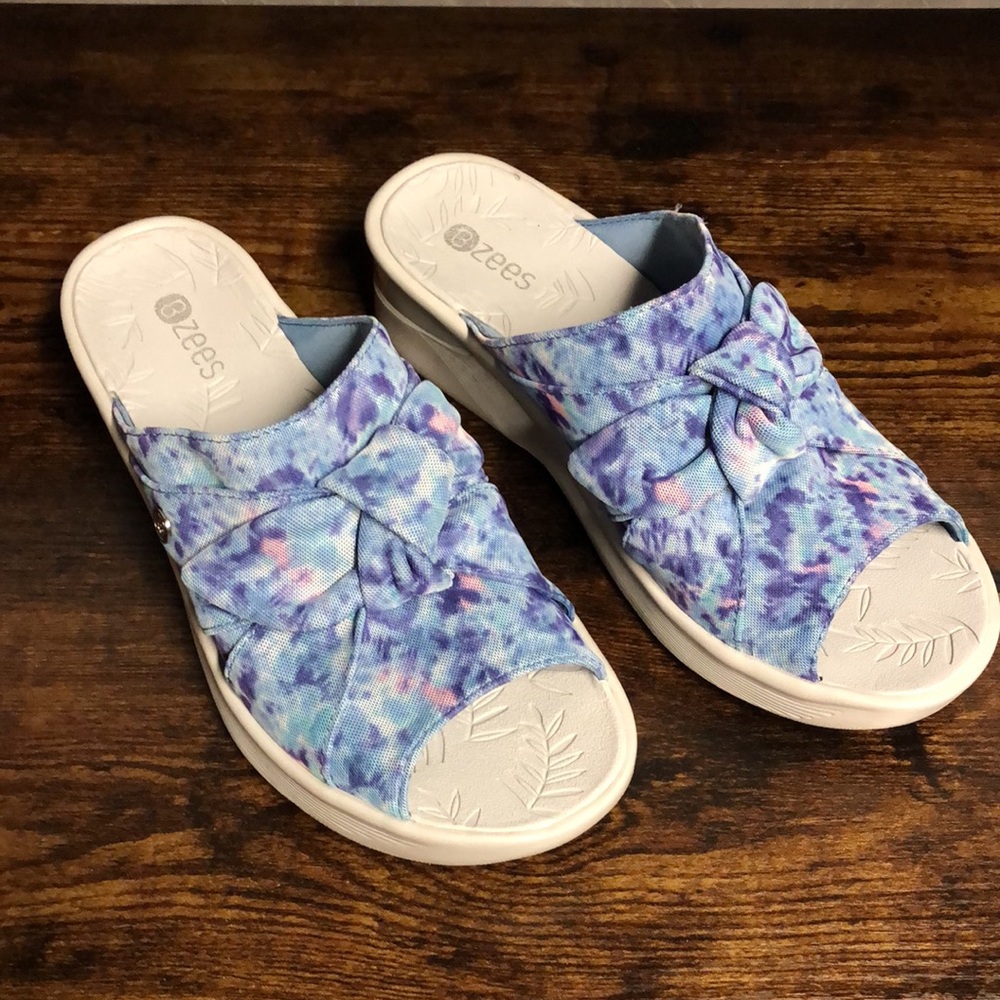 Bzees SMILE Wedge Slip On Sandals